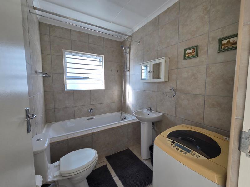 1 Bedroom Property for Sale in Vredekloof Heights Western Cape
